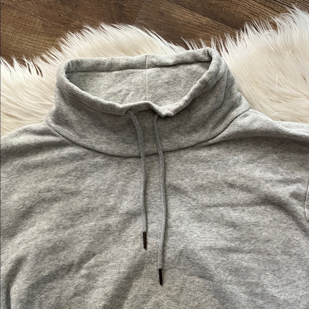 J.Crew Solid Gray Mock Neck Pull Over Cropped Swe… - image 2